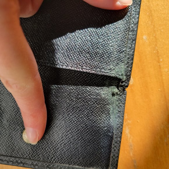 Louis Vuitton taiga key holder leather case - Picture 5 of 5